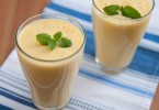 Lassi de rosas, o delicioso refresco indiano