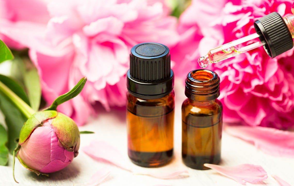 Эфирные масла. Массаж с ароматическими маслами. Духи своими руками. Масла для привлечения женщин. Эфирные масла для парфюмерии.