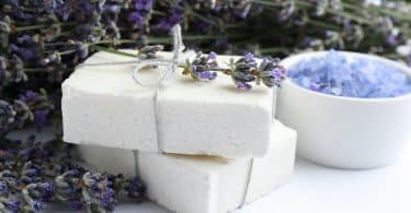 Barras de sabão artesanal de lavanda.