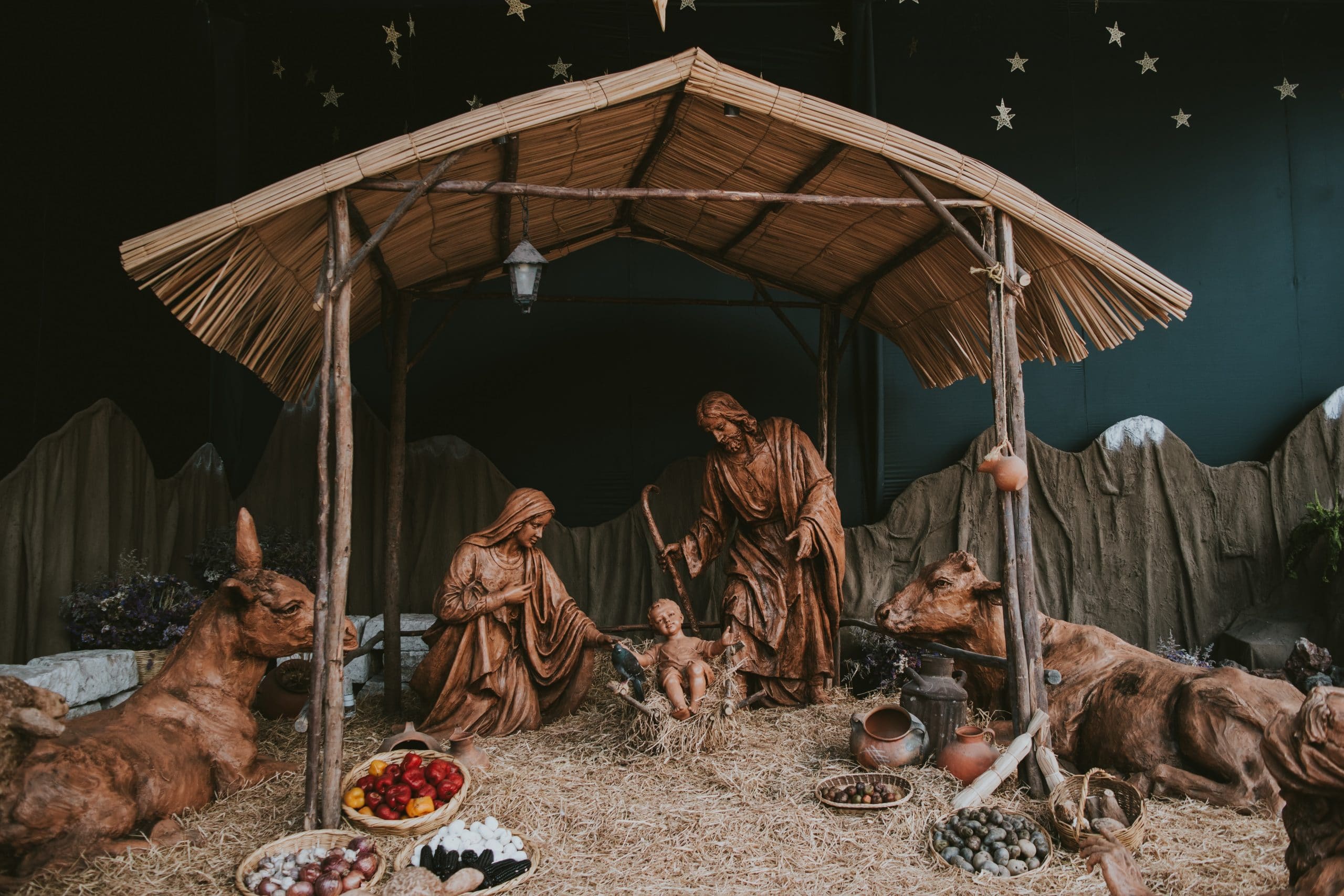 Escultura de Santa Maria, Deus e Jesus