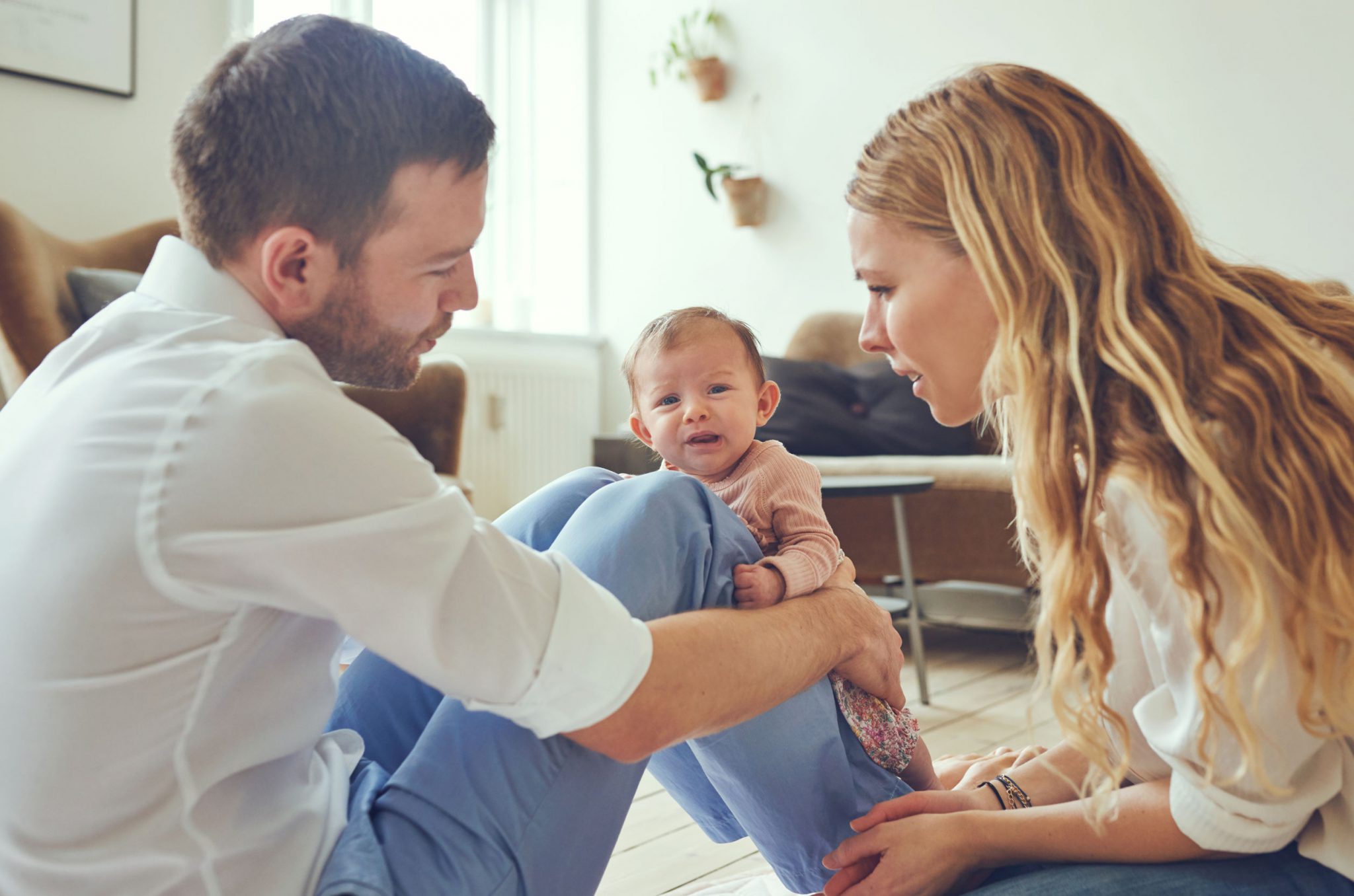 Parent com. Привязанность ребенка. Доверие родителей к детям. Привязанность в семье. Привязанность к родителям.