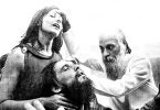 Osho com as mãos na cabeça de um homem e uma mulher, que estão em estase.