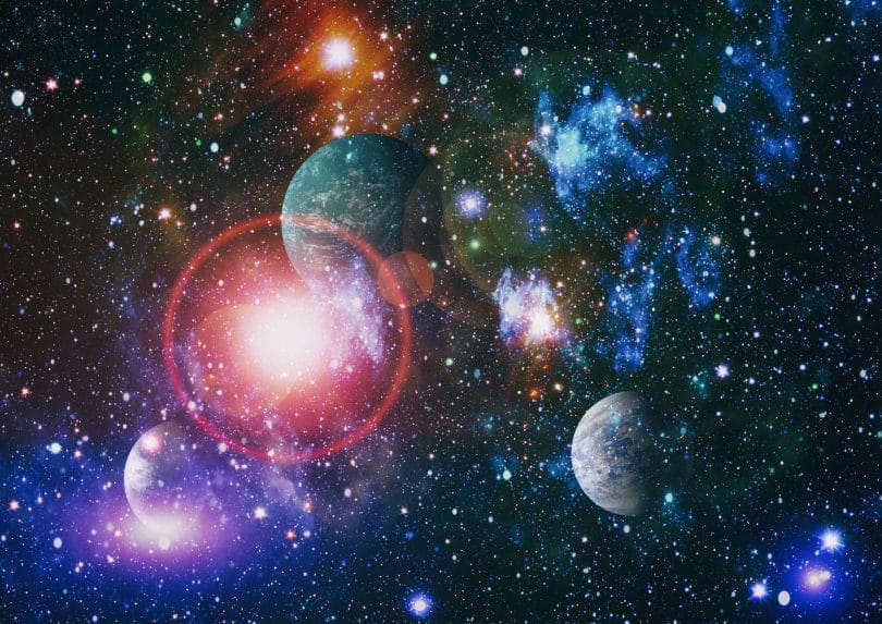 Nébula, estrelas e planetas em uma imagem fornecida pela NASA.