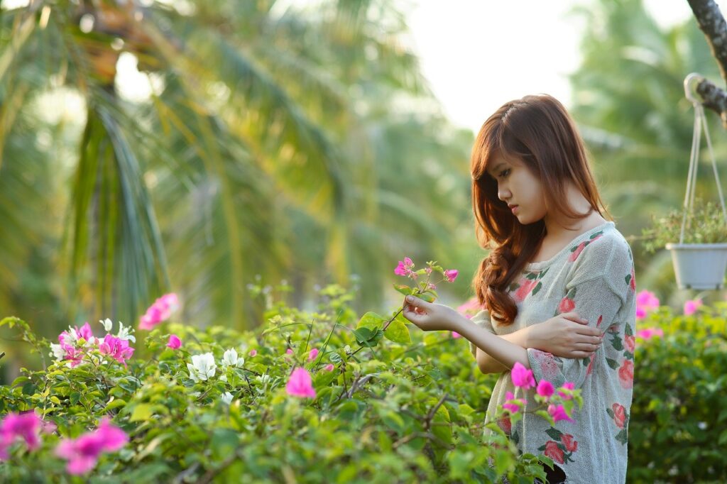 Mulher com flores