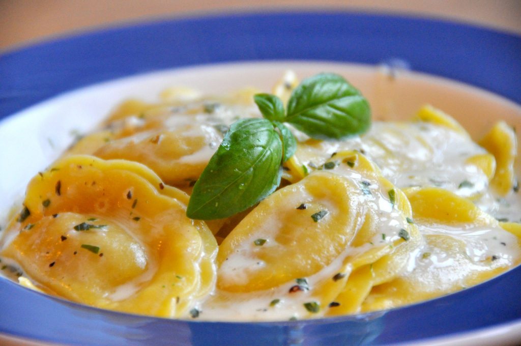 Ravioli de queijo de cabra.