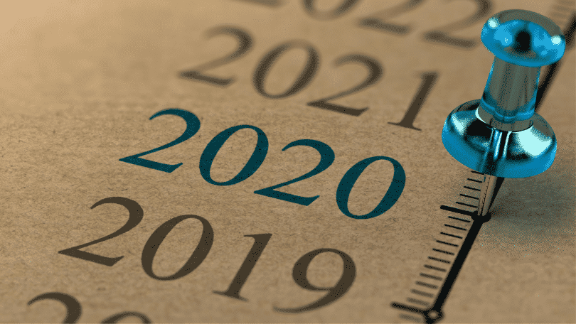 Tacha azul sobre o número de 2020