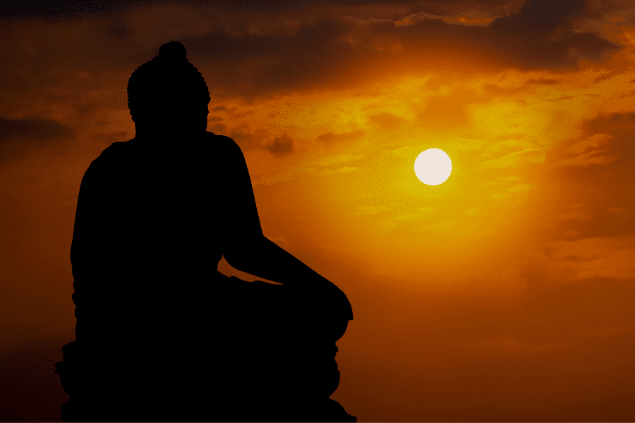 Sombra de um budista meditando