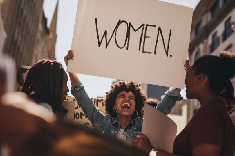 Grupo de mulheres em protesto