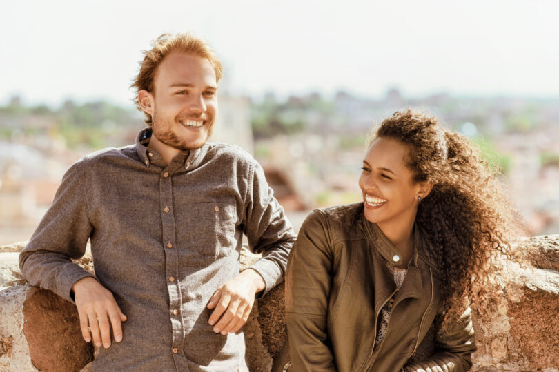 Casal sorrindo