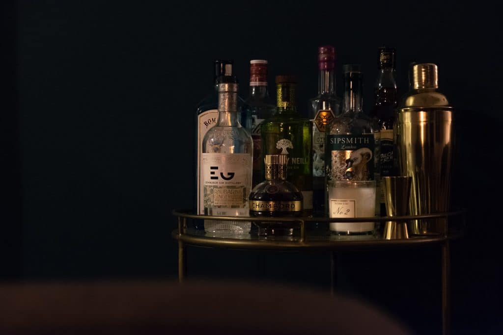Mesinha de bebidas alcoólicas