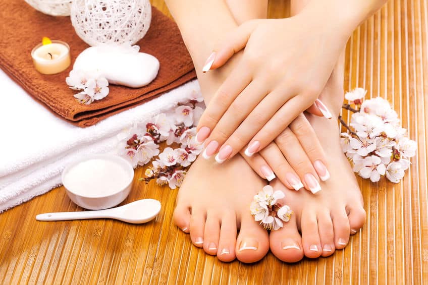 Unhas e flores