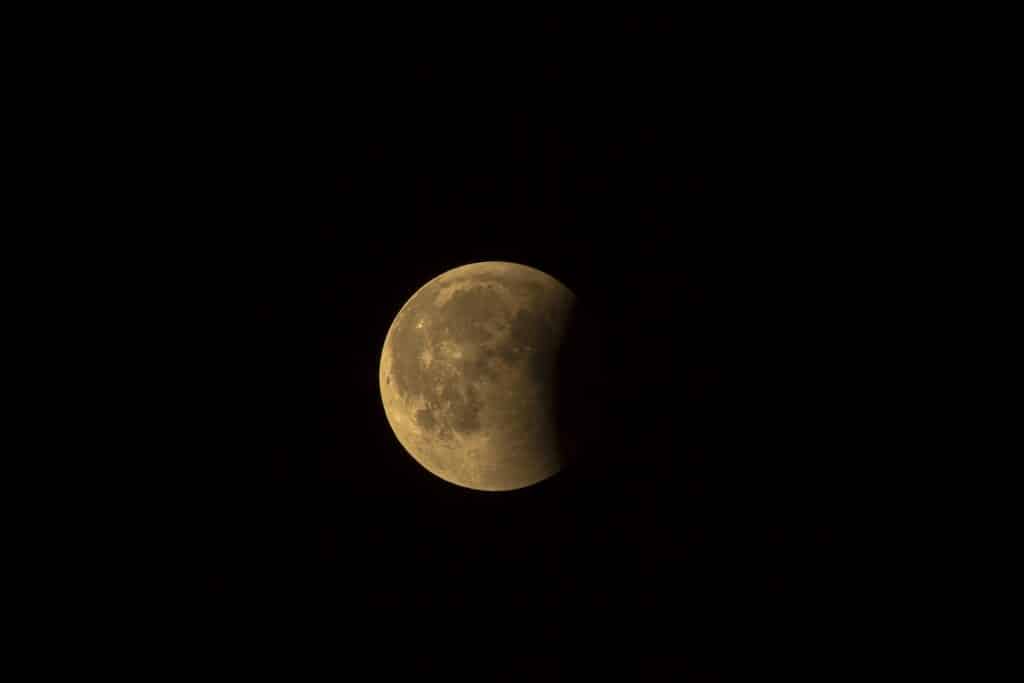 Imagem do eclipse lunar - lua cheia.
