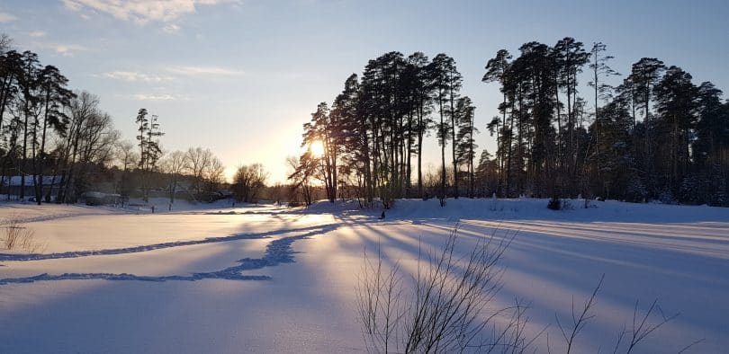 Pôr do sol em um inverno.