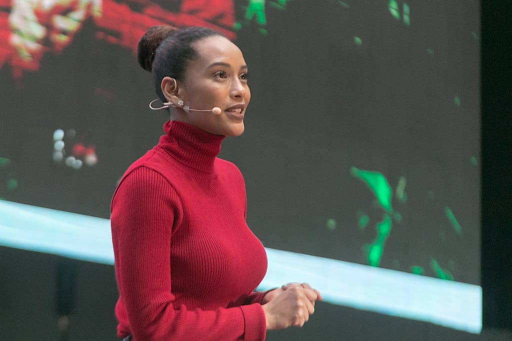 Taís Araújo em palestra em TEDx São Paulo