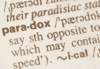 Trecho de um dicionário em inglês com destaque para a palavra "Paradoxo"