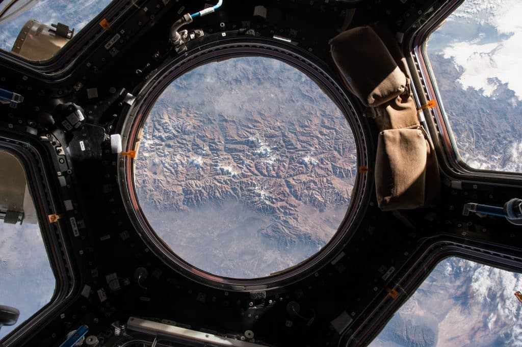 Imagem de uma estação espacial representando uma missão.