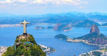 Foto panorâmica tirada da cidade do Rio de Janeiro.