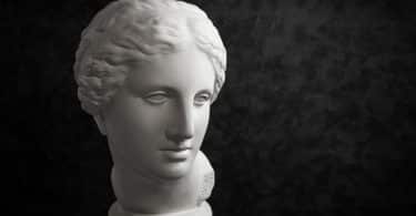 Imagem em preto e branco do busto da deusa Afrodite