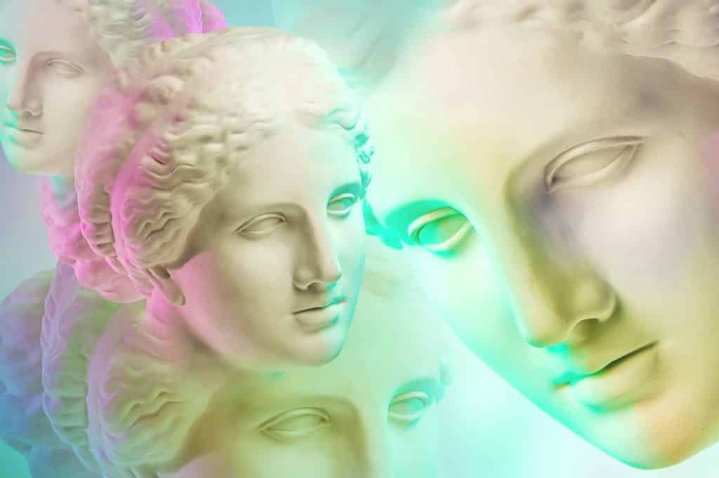 Imagem colorida do rosto da Deusa Afrodite em várias dimensões.