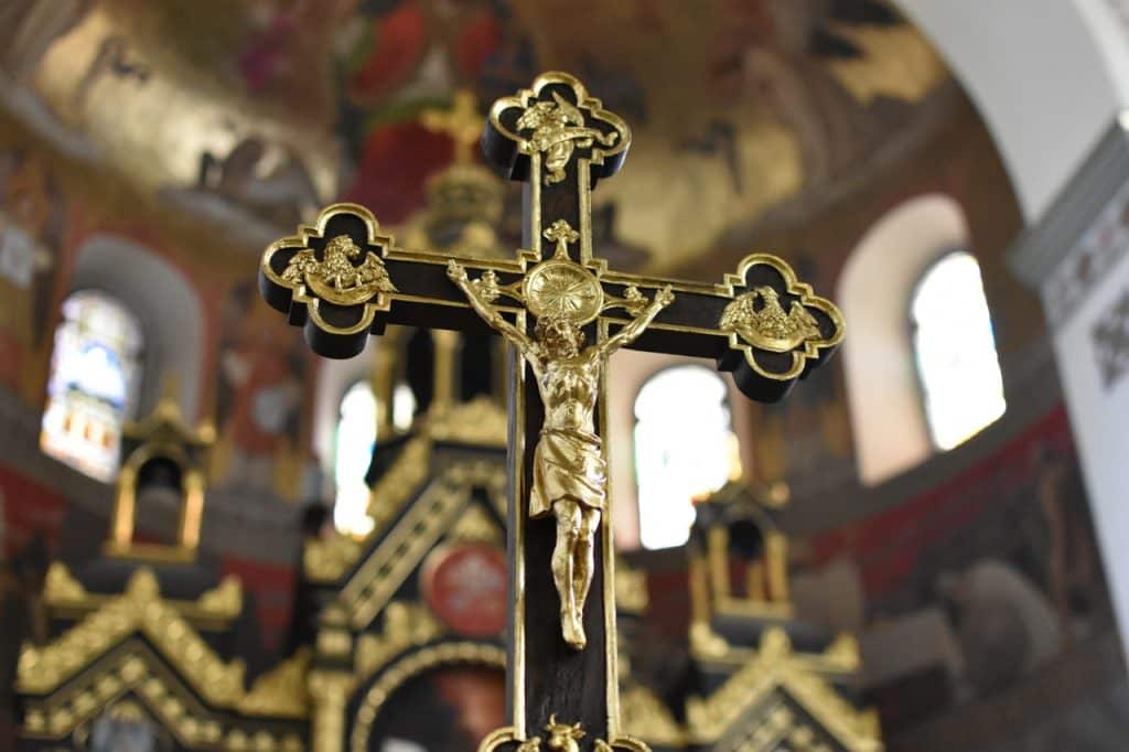 Crucifixo em uma catedral.