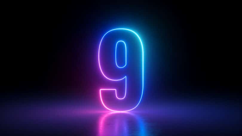 Número 9 em neon.