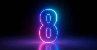 Número 8 em neon.