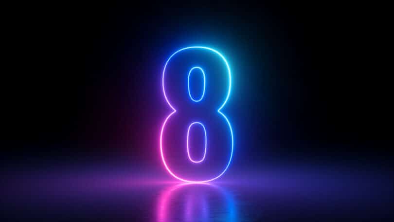 Número 8 em neon.