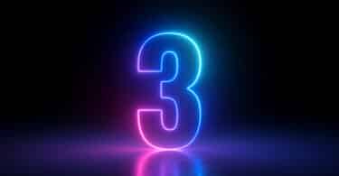 Número 3 em neon.