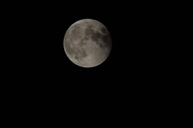 Lua cheia no céu