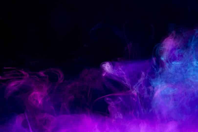Fumaça violeta