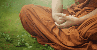 Monge meditando