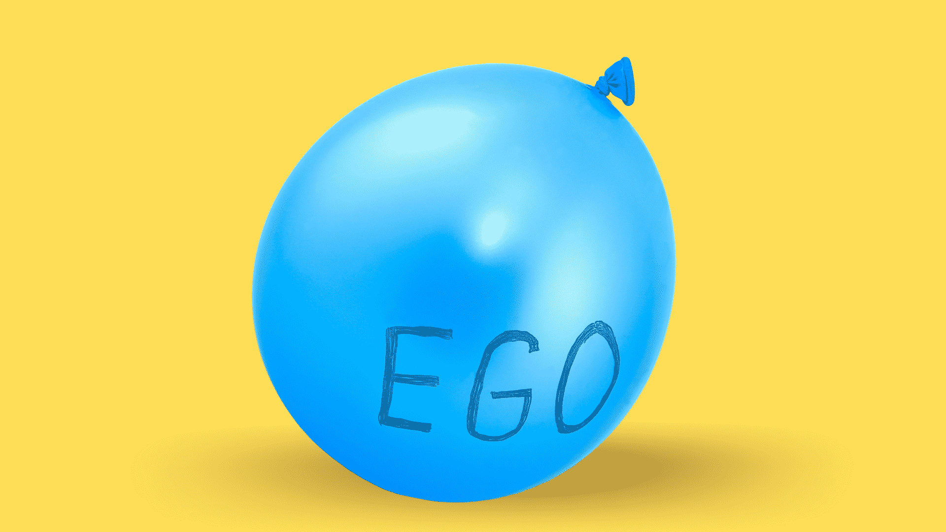 Balão azul cheio escrito "ego" representando o "ego inflado" sobre fundo amarelo