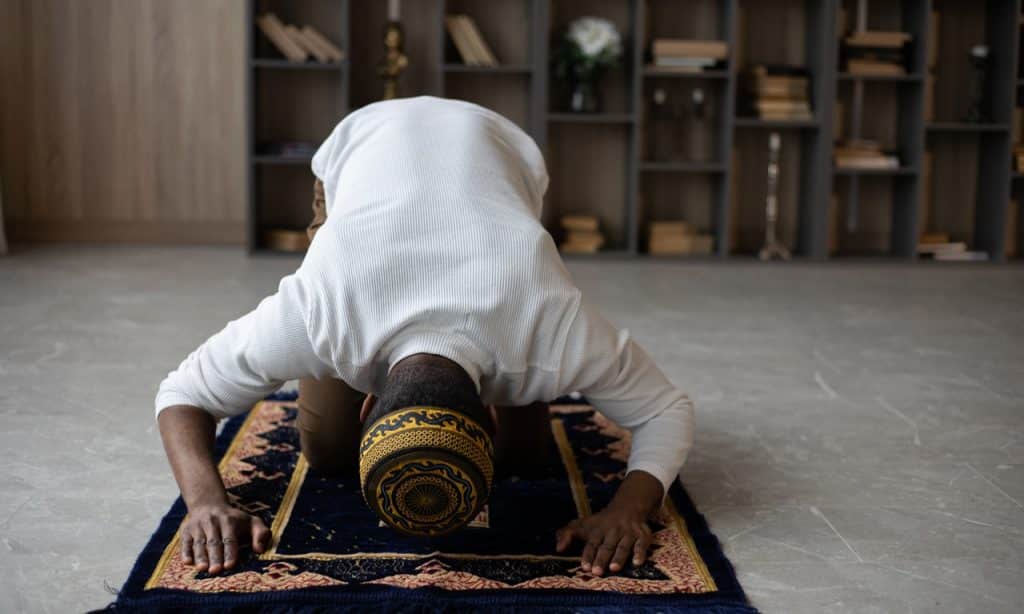 Muçulmano em oração.