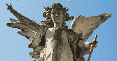 Estátua do Arcanjo Gabriel