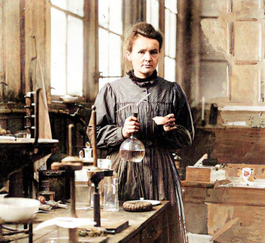 Marie Curie em um laboratório