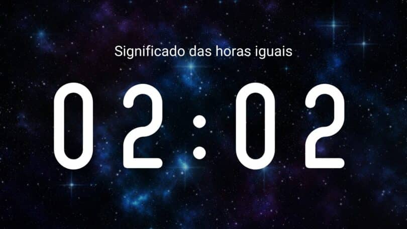 Imagem de um universo. Está escrito as horas iguais 02:02.