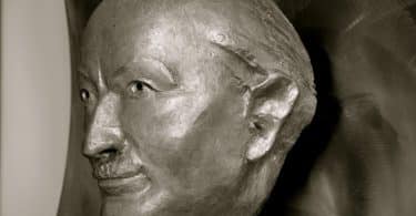 Uma estátua do filósofo Martin Heidegger.