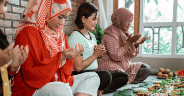Mulheres orando