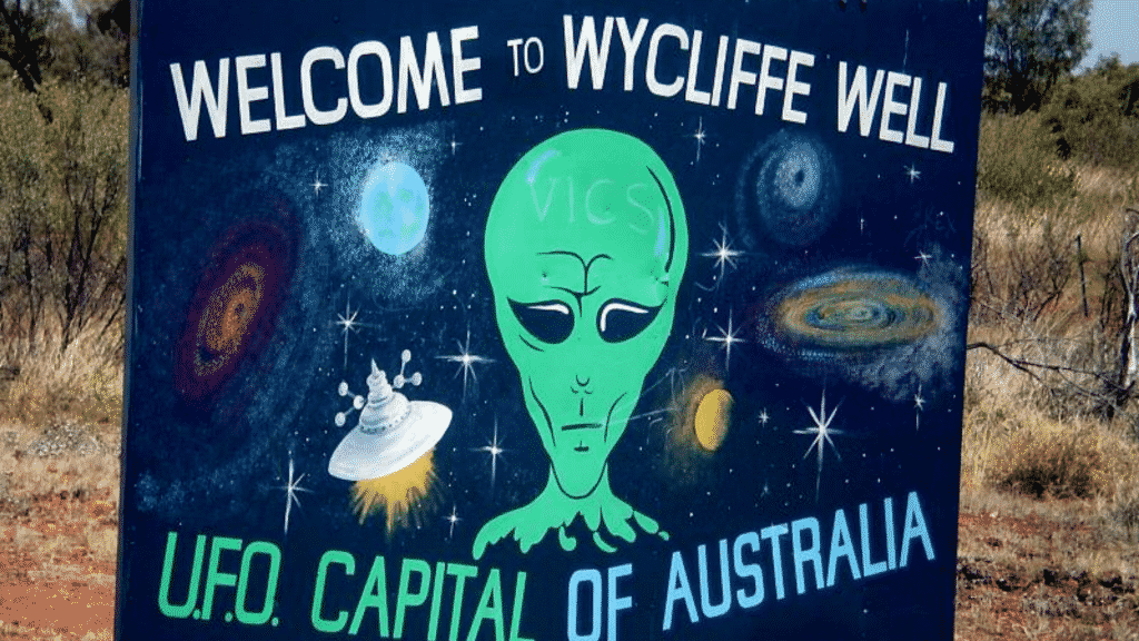 Placa com escritas em inglês em Wycliffe Well