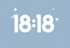 Número 18:18 escrito em um fundo azul claro.