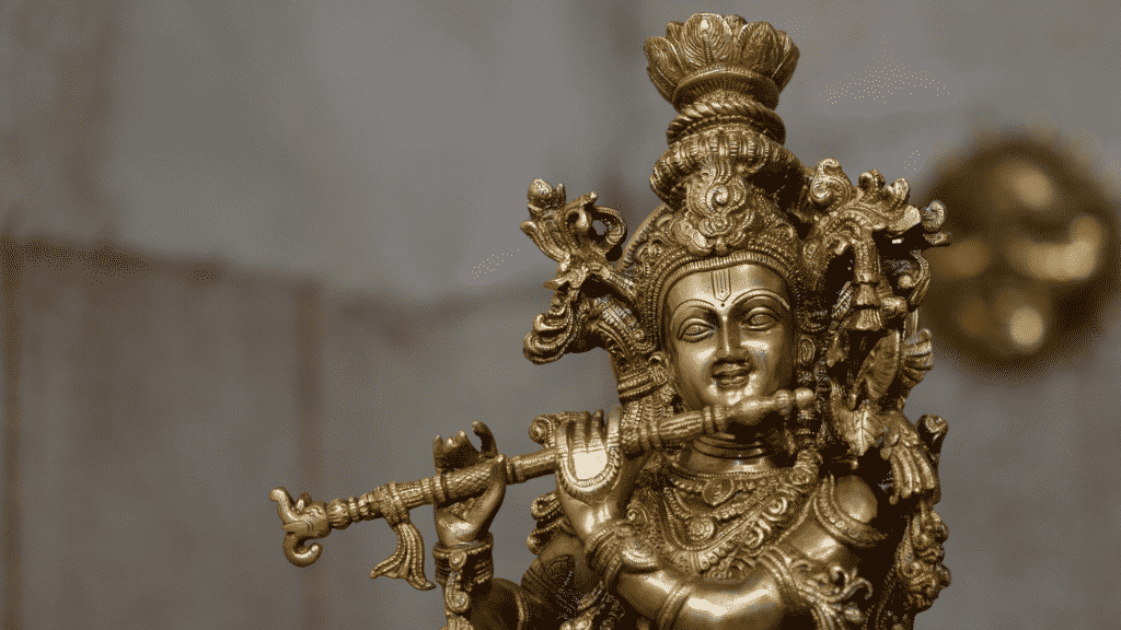 Uma estátua de um Deus hindu.