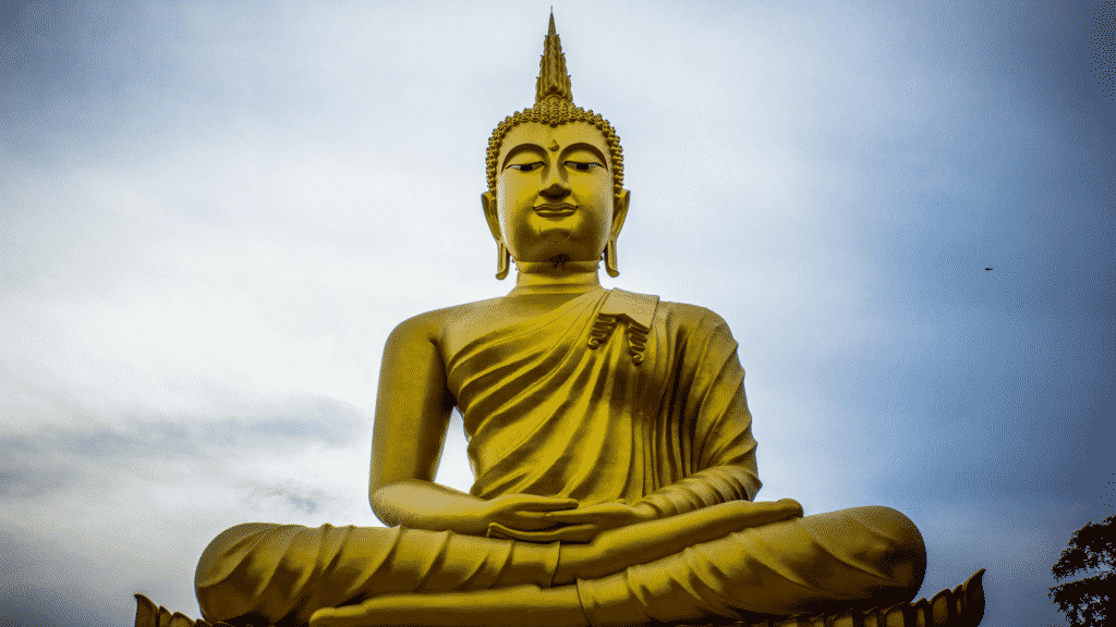 Uma estátua do Deus Buda.