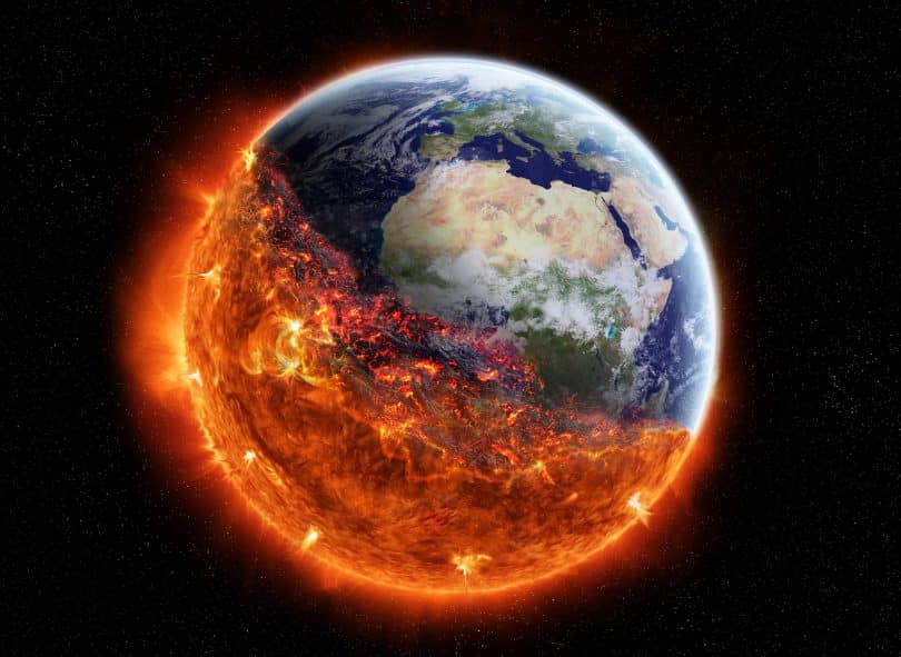 O planeta terra sendo queimado.