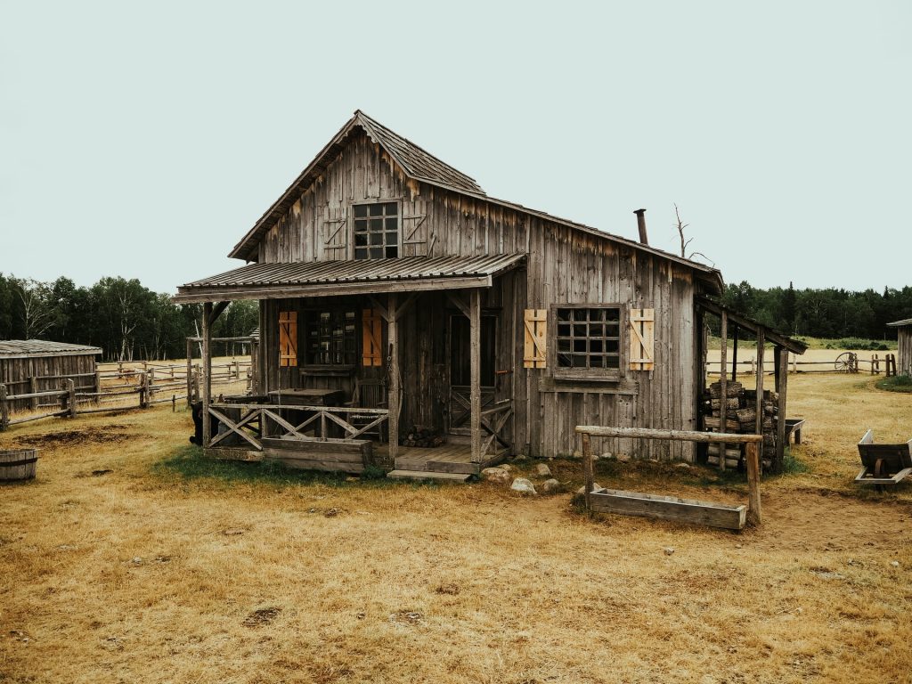 Foto de uma casa velha.