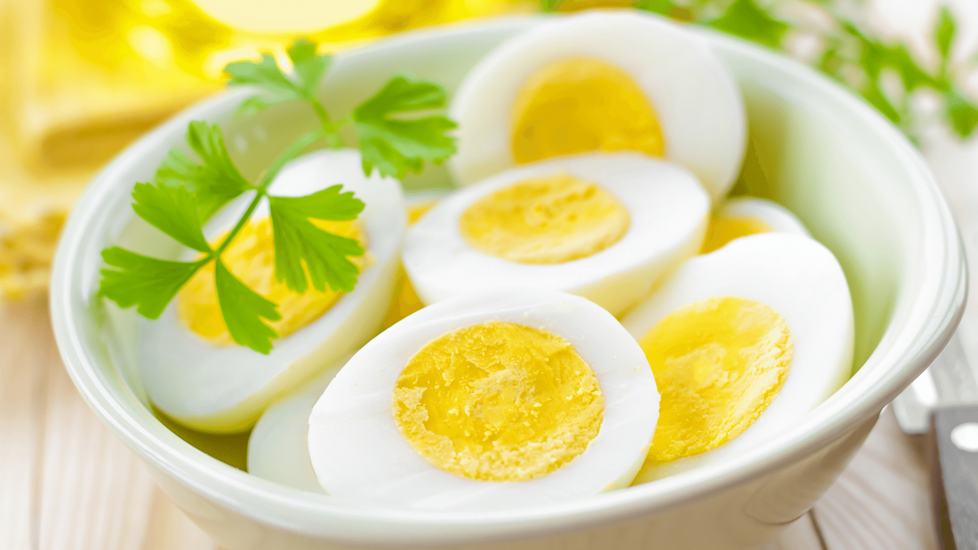При гастрите можно яйца вареные. Вареные яйца. Яйца вкрутую. Яйцо отварное. Яйца сваренные вкрутую.