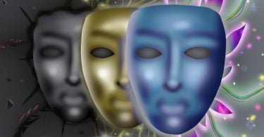 Ilustrações de máscaras de cores diferentes, pospostas umas às outras.