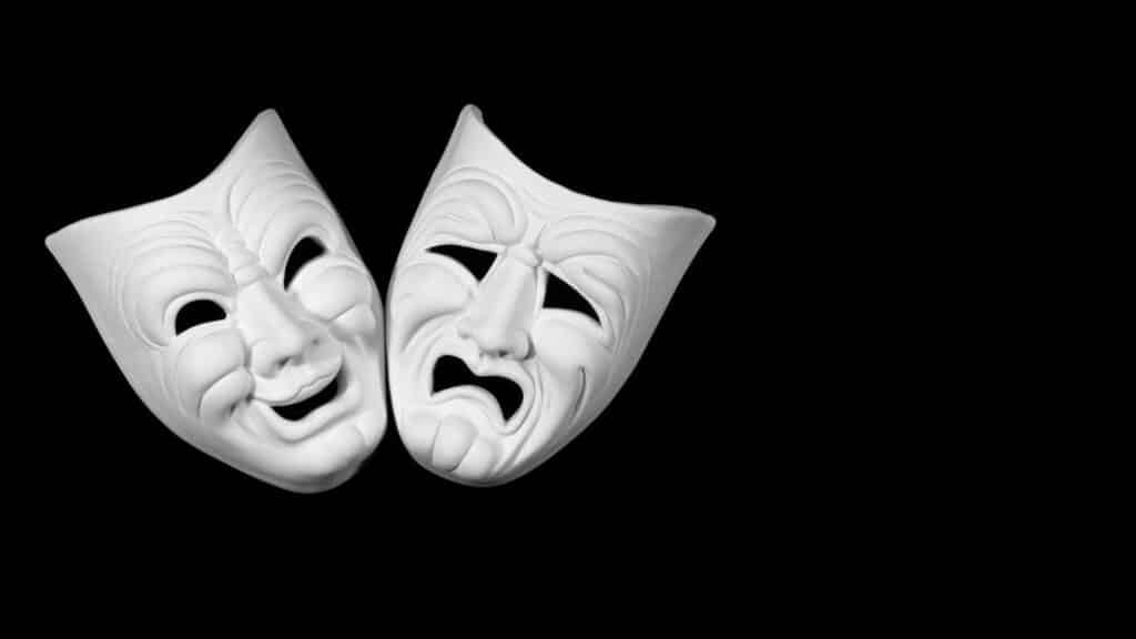 Máscaras típicas de tragédia (gênero literário e dramático).