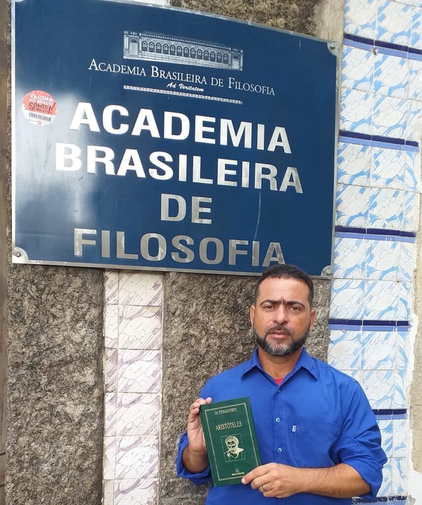 O filósofo Nilo Deyson presente à Academia Brasileira de Filosofia.