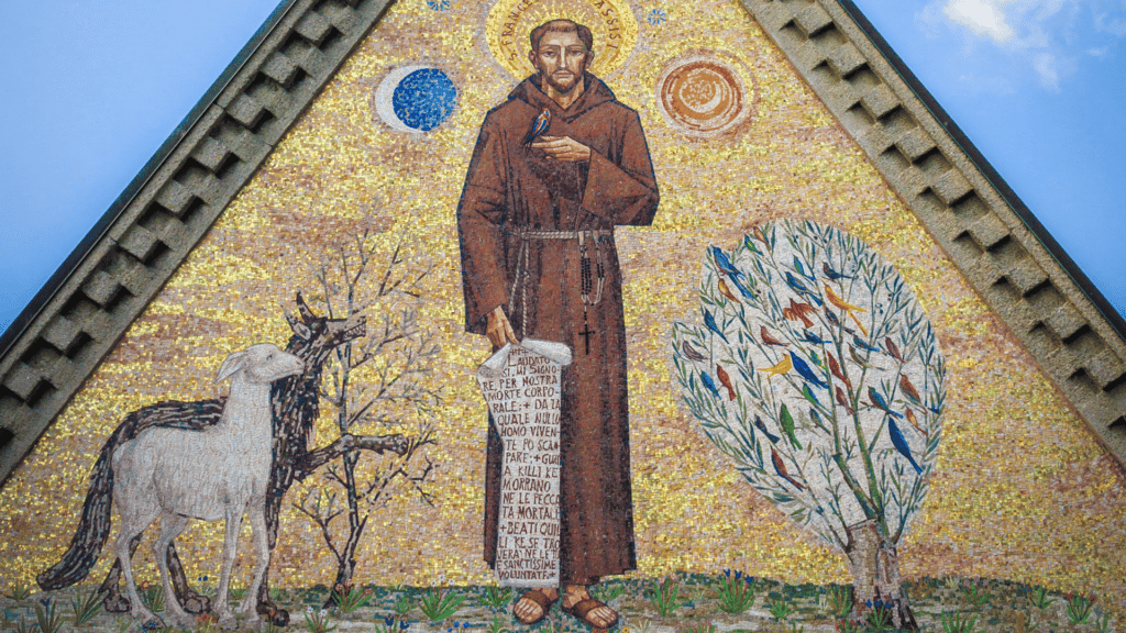 Mosaico de São Francisco de Assis cercado de animais.