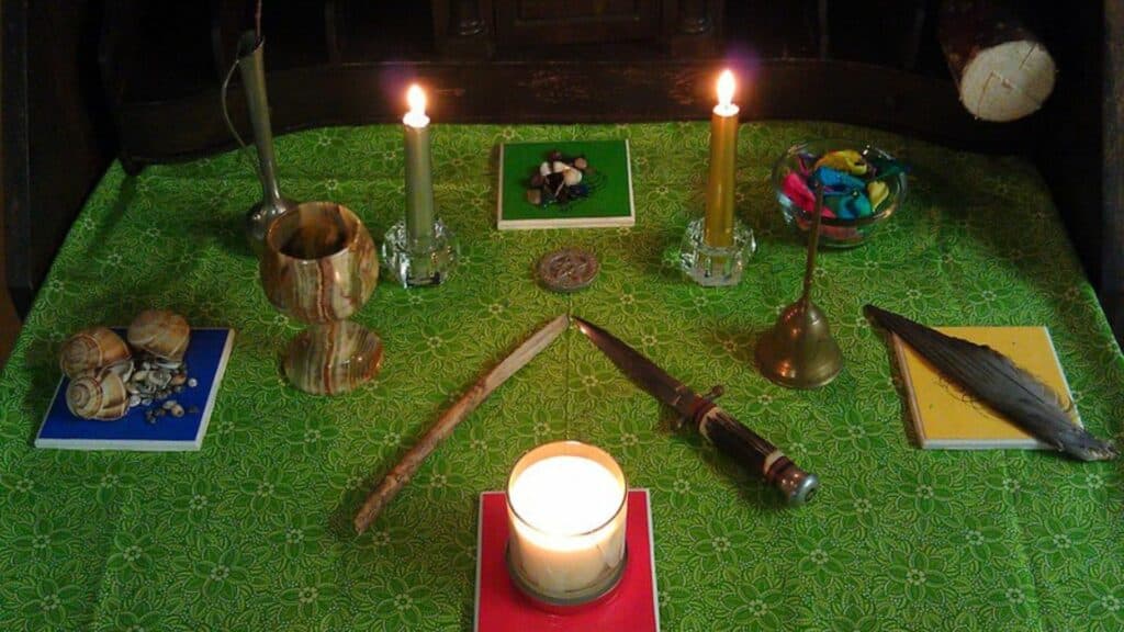 Imagem de um altar de Ostara 